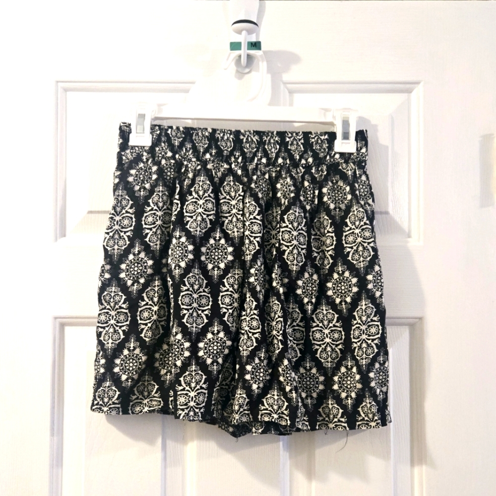 One Size Black and White Patterned Women's Shorts